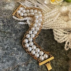 Vintage signed Sarah Coventry pearl beaded bracelet
